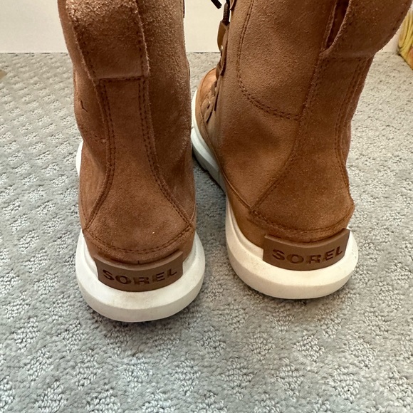 Sorel Joan Explorer Boots - Picture 2 of 3